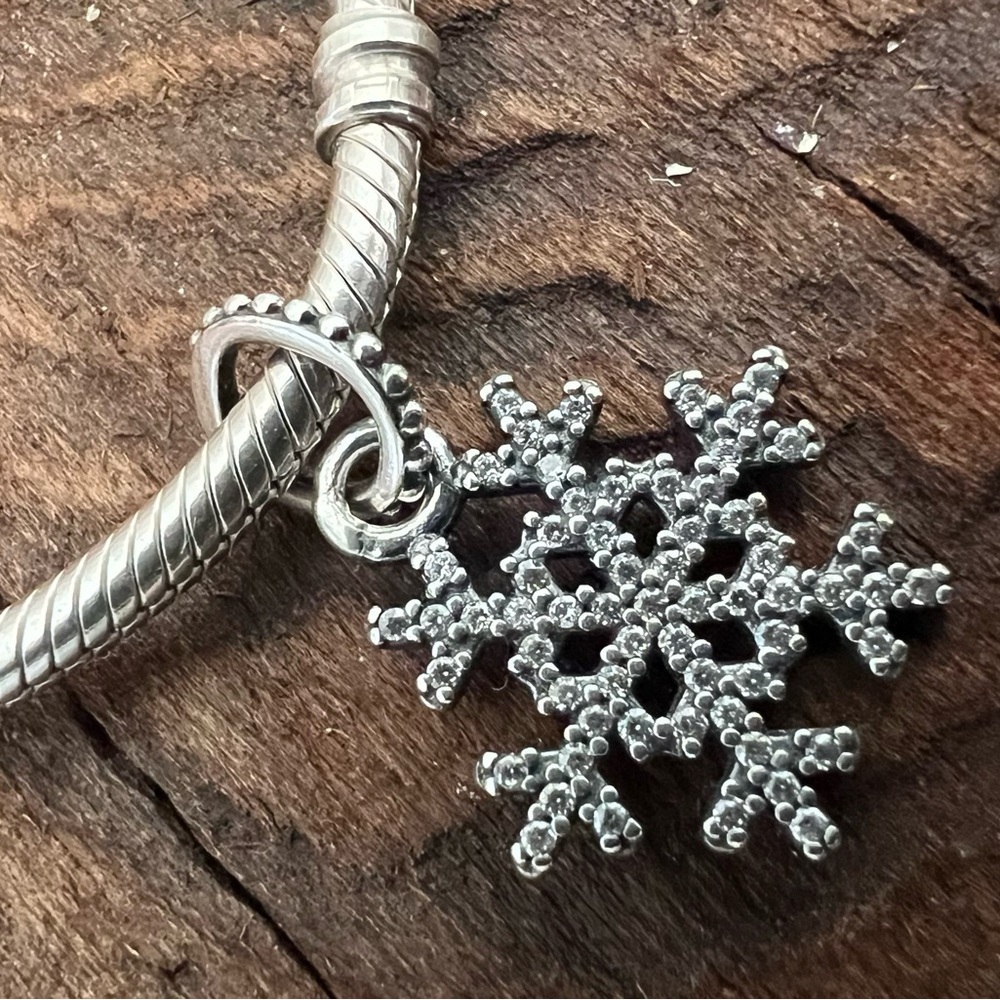 Authentic Pandora Charm Winter Kiss Pendant Sterling Christmas Snowflake Cz Pave